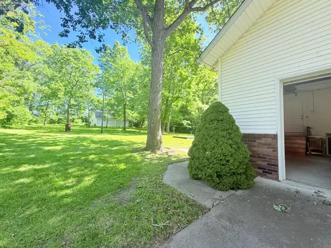 Exterior - 9343 E Bayshore Rd, Marblehead, OH 43440 photo 16 of 16