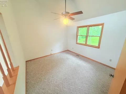 Bedroom - 9343 E Bayshore Rd, Marblehead, OH 43440 photo 2 of 5