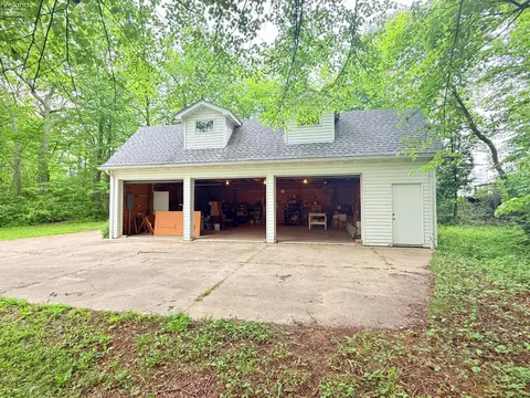 Exterior - 9343 E Bayshore Rd, Marblehead, OH 43440 photo 11 of 16