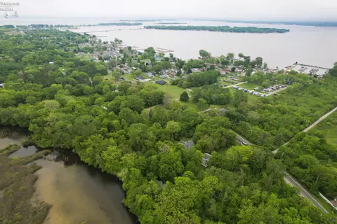 View/Area - 9343 E Bayshore Rd, Marblehead, OH 43440 photo 10 of 14
