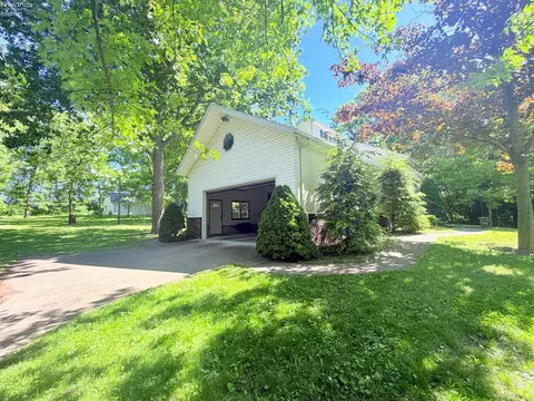 Exterior - 9343 E Bayshore Rd, Marblehead, OH 43440 photo 15 of 16