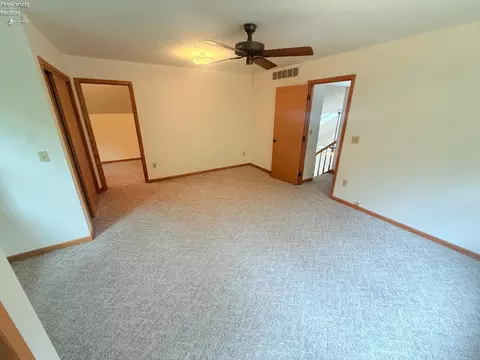 Bedroom - 9343 E Bayshore Rd, Marblehead, OH 43440 photo 5 of 5