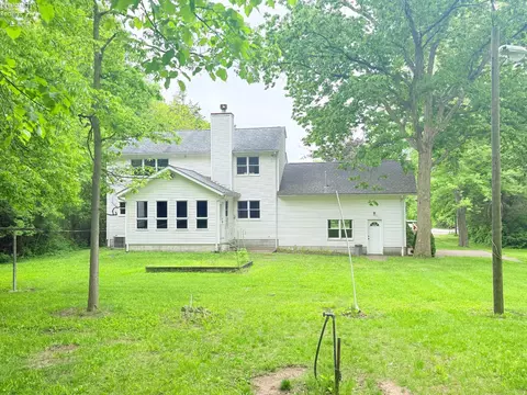 Exterior - 9343 E Bayshore Rd, Marblehead, OH 43440 photo 5 of 16
