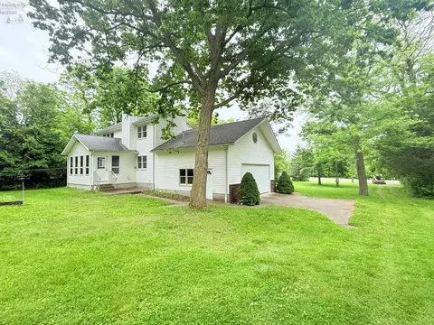 Exterior - 9343 E Bayshore Rd, Marblehead, OH 43440 photo 3 of 16