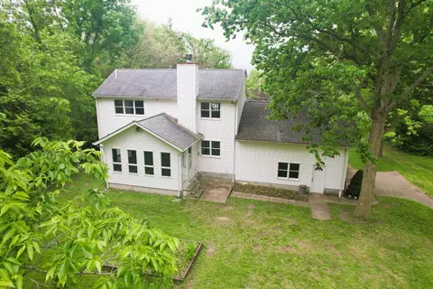 Exterior - 9343 E Bayshore Rd, Marblehead, OH 43440 photo 8 of 16