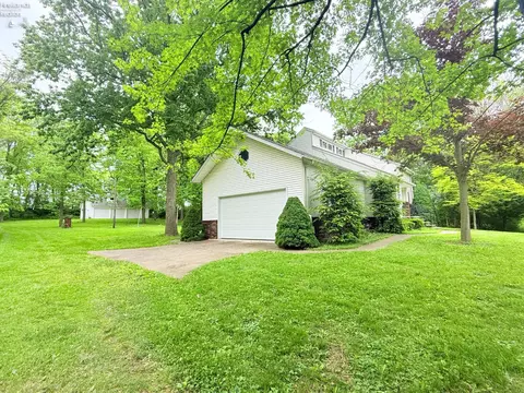 Exterior - 9343 E Bayshore Rd, Marblehead, OH 43440 photo 13 of 16