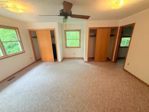 Bedroom - 9343 E Bayshore Rd, Marblehead, OH 43440 photo 4 of 5