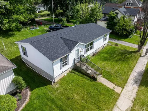 725 N 5th St, Fremont, OH 43420