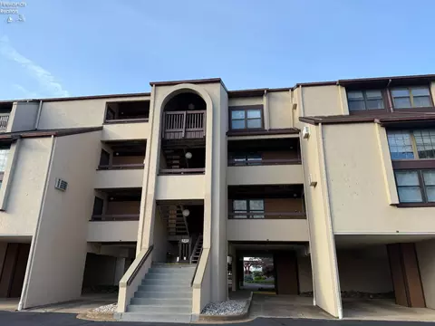 1801 E Perry St #10, Port Clinton, OH 43452