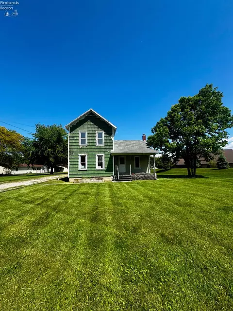 2009 NW Catawba Rd, Port Clinton, OH 43452