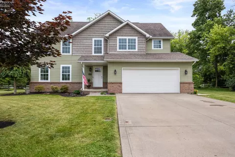 2149 N Wedgewood Cir, Port Clinton, OH 43452