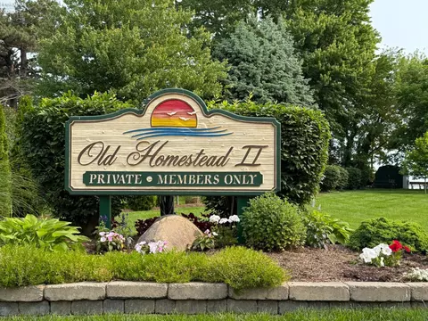309 Shawnee Pl, Huron, OH 44839 photo 3