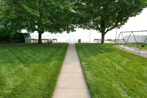 309 Shawnee Pl, Huron, OH 44839 photo 30