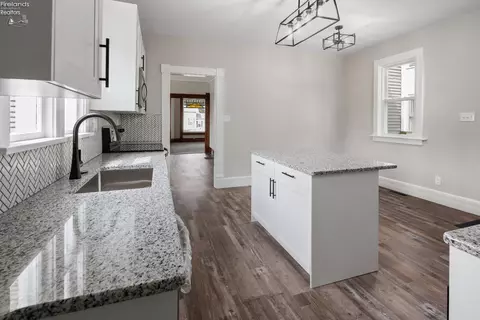 718 E Main St, Bellevue, OH 44811 photo 4