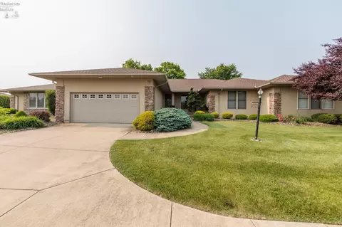 2 Executive Village Ct #B, Norwalk, OH 44857