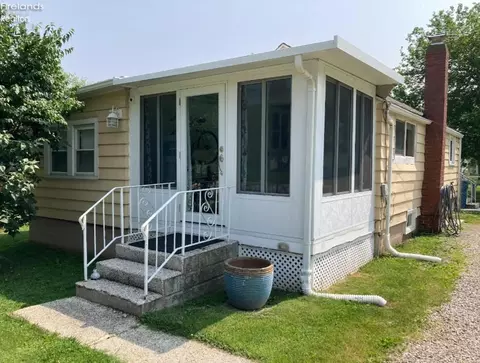 2204 Mills St, Sandusky, OH 44870