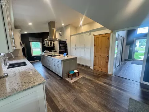 Kitchen - 505 E Stoneplace Dr, Sandusky, OH 44870 photo 12 of 12
