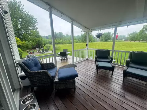 Exterior - 505 E Stoneplace Dr, Sandusky, OH 44870 photo 2 of 8