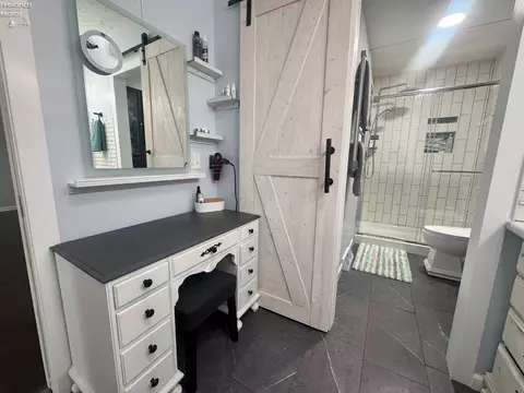 Bath - 505 E Stoneplace Dr, Sandusky, OH 44870 photo 9 of 10