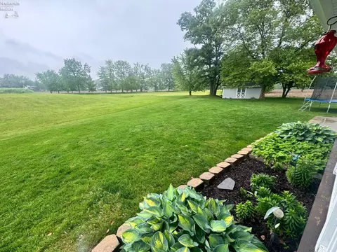 Exterior - 505 E Stoneplace Dr, Sandusky, OH 44870 photo 8 of 8