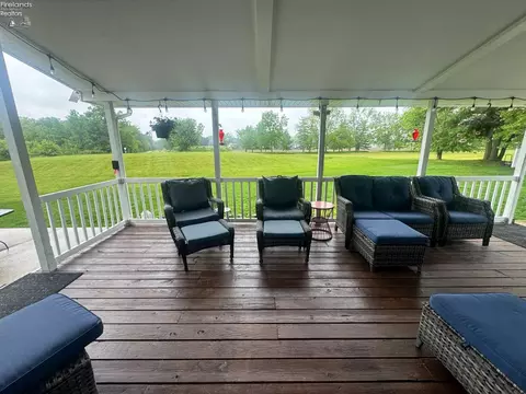 Exterior - 505 E Stoneplace Dr, Sandusky, OH 44870 photo 3 of 8