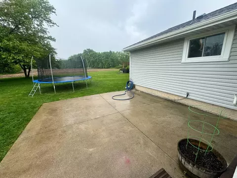 Exterior - 505 E Stoneplace Dr, Sandusky, OH 44870 photo 1 of 8