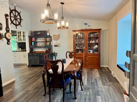 Dining - 505 E Stoneplace Dr, Sandusky, OH 44870 photo 1 of 3