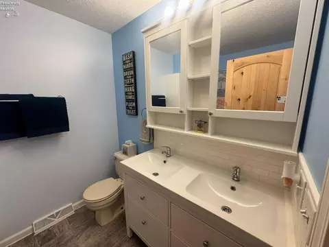 Bath - 505 E Stoneplace Dr, Sandusky, OH 44870 photo 5 of 10