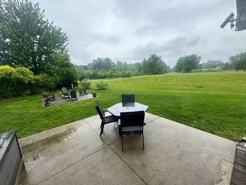 Exterior - 505 E Stoneplace Dr, Sandusky, OH 44870 photo 7 of 8