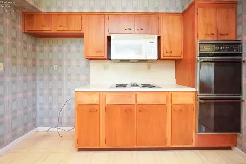 642 W Maple St, Clyde, OH 43410 photo 30