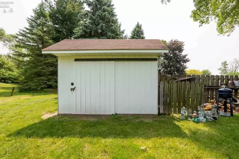 642 W Maple St, Clyde, OH 43410 photo 10