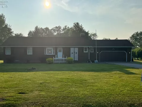1450 Claus Rd, Vermilion, OH 44089
