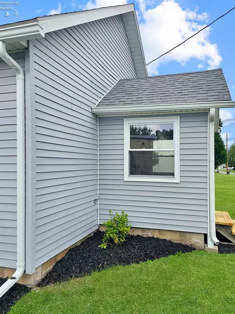 Exterior - 217 Ott St, Clyde, OH 43410 photo 3 of 10