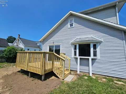 Exterior - 217 Ott St, Clyde, OH 43410 photo 9 of 10