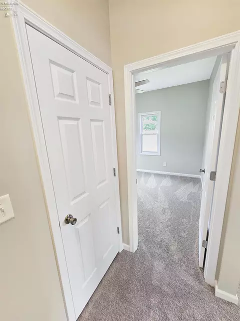 Entry Way - 217 Ott St, Clyde, OH 43410 photo 5 of 7