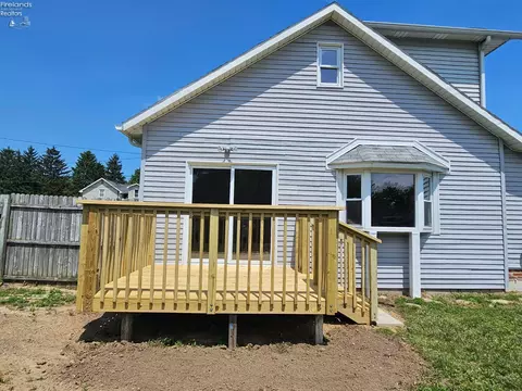 Exterior - 217 Ott St, Clyde, OH 43410 photo 8 of 10
