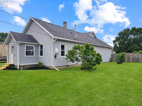 Exterior - 217 Ott St, Clyde, OH 43410 photo 1 of 10
