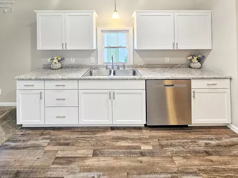 Kitchen - 217 Ott St, Clyde, OH 43410 photo 5 of 8