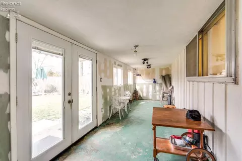 Exterior - 3908 Clinton Ave, Lorain, OH 44055 photo 3 of 3