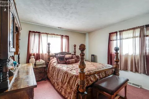 Bedroom - 3908 Clinton Ave, Lorain, OH 44055 photo 2 of 4