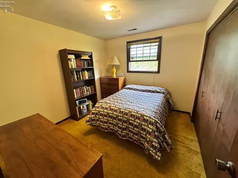 Bedroom - 3202 Stoneway E Dr, Sandusky, OH 44870 photo 7 of 10