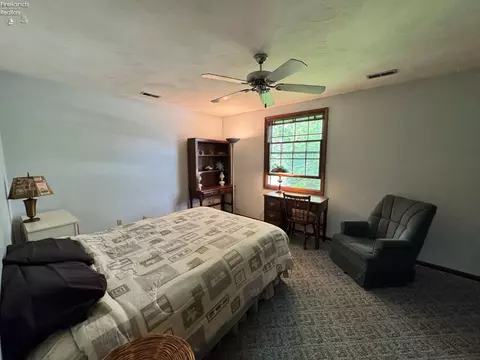 Bedroom - 3202 Stoneway E Dr, Sandusky, OH 44870 photo 5 of 10