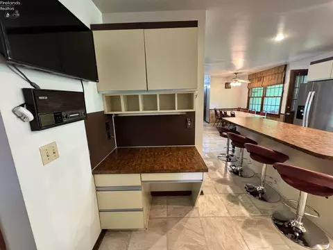 Kitchen - 3202 Stoneway E Dr, Sandusky, OH 44870 photo 1 of 12