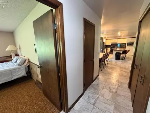 Entry Way - 3202 Stoneway E Dr, Sandusky, OH 44870 photo 2 of 5
