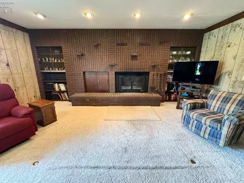 Living - 3202 Stoneway E Dr, Sandusky, OH 44870 photo 4 of 4