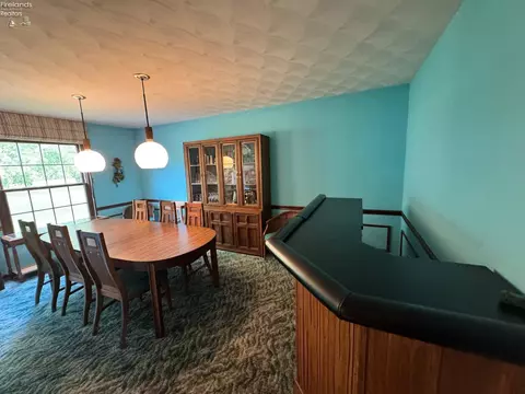 Dining - 3202 Stoneway E Dr, Sandusky, OH 44870 photo 6 of 8