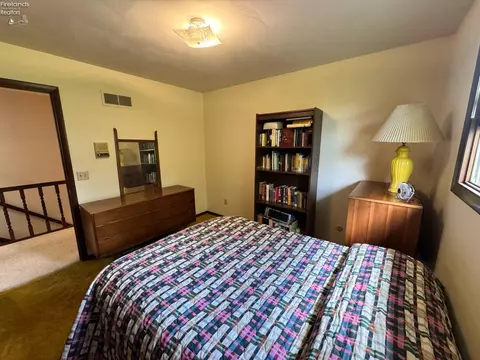 Bedroom - 3202 Stoneway E Dr, Sandusky, OH 44870 photo 8 of 10
