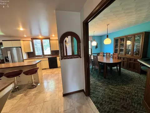 Dining - 3202 Stoneway E Dr, Sandusky, OH 44870 photo 1 of 8