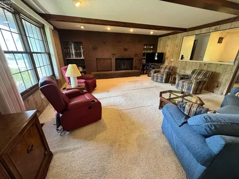 Living - 3202 Stoneway E Dr, Sandusky, OH 44870 photo 3 of 4