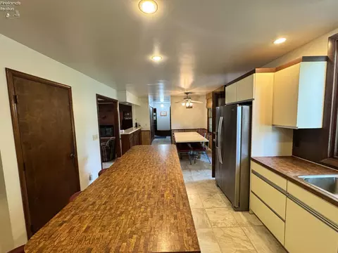 Kitchen - 3202 Stoneway E Dr, Sandusky, OH 44870 photo 4 of 12